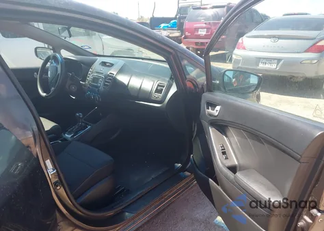 2017 Kia Forte Lx z USA, uszkodzony, nr VIN 3KPFK4A75HE130205